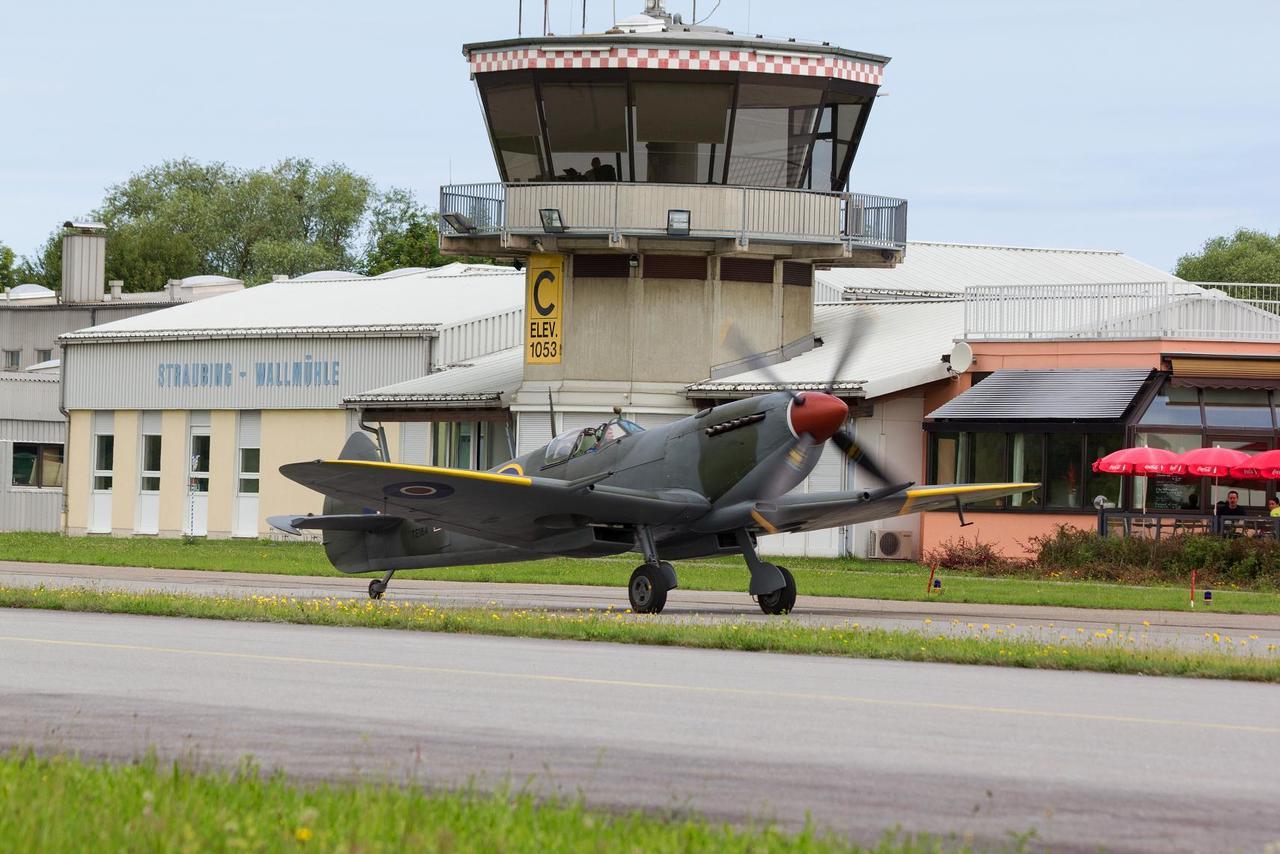 Flugplatzrestaurant Wallmuhle Hotel Atting Exterior photo